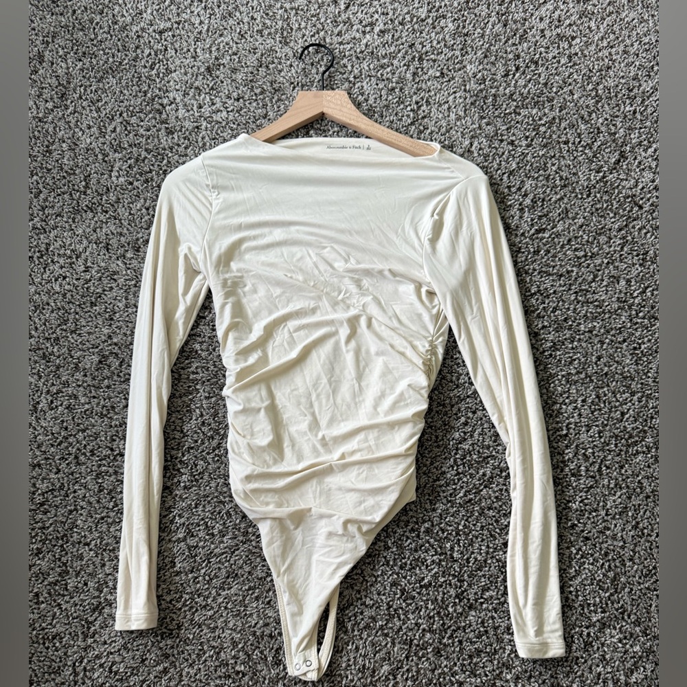 Abercrombie long sleeve ruched cream bodysuit